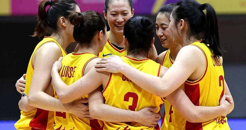 Bóng đá Việt Nam 2026: Khi hai nửa sân học cách gọi tên nhau